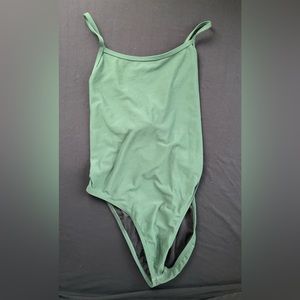 Jolyn Onesie- Jackson 2 Tieback six 36 Dark Green